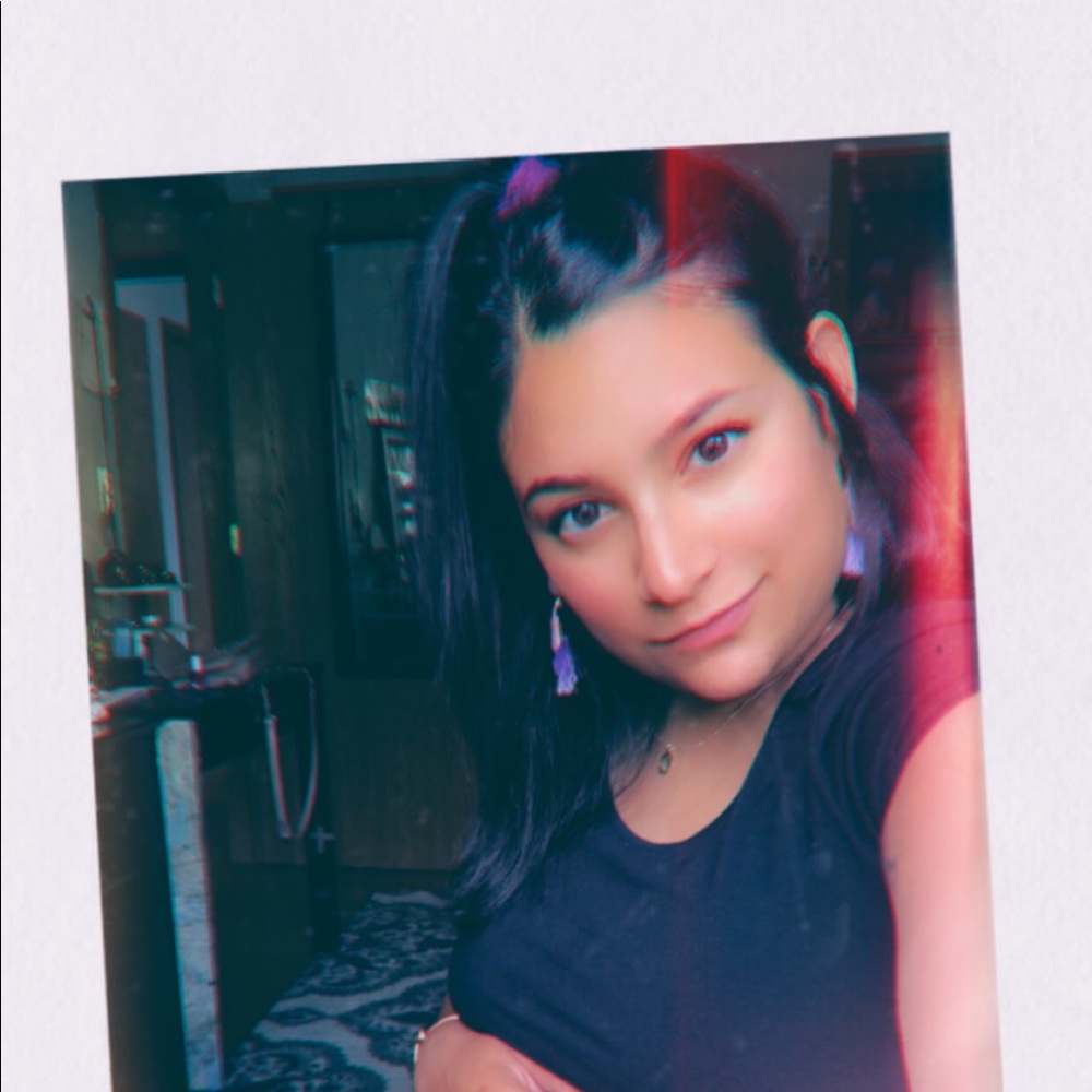 Meet your Posher, Viviana